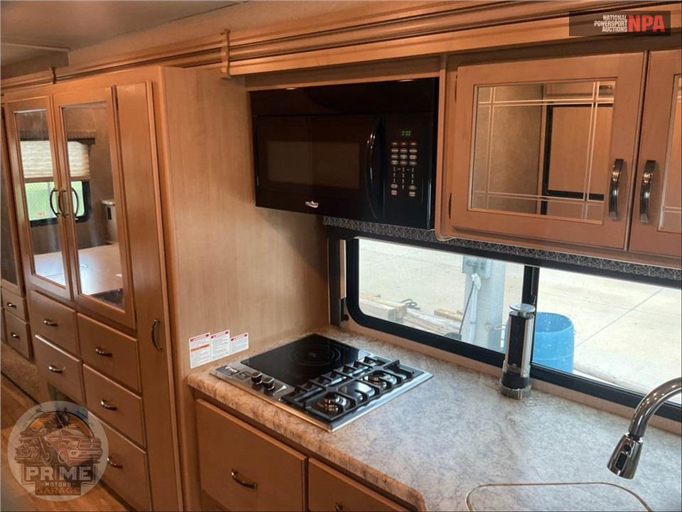 2020 Thor Motor Coach M-31W E450-V10 - FOUR WINDS SERIES — фото 26