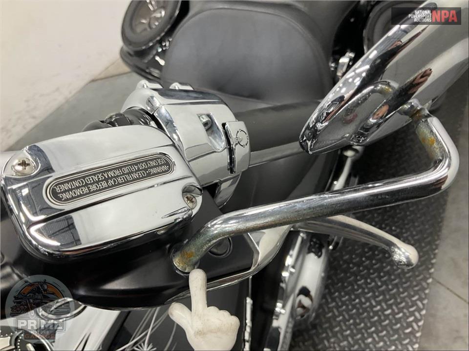 2018 Harley-Davidson FLTRX ROAD GLIDE — фото 31