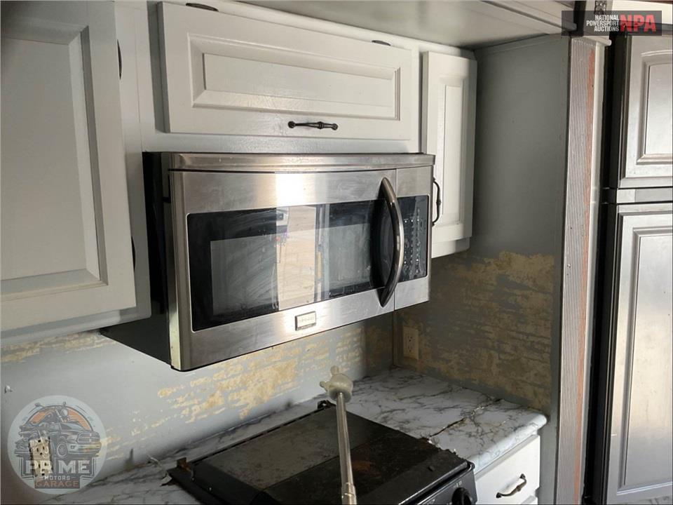 2012 Keystone Rv M-358 RLT - MONTANA MOUNTAINEER FIFTH WHEEL SERIES — фото 18