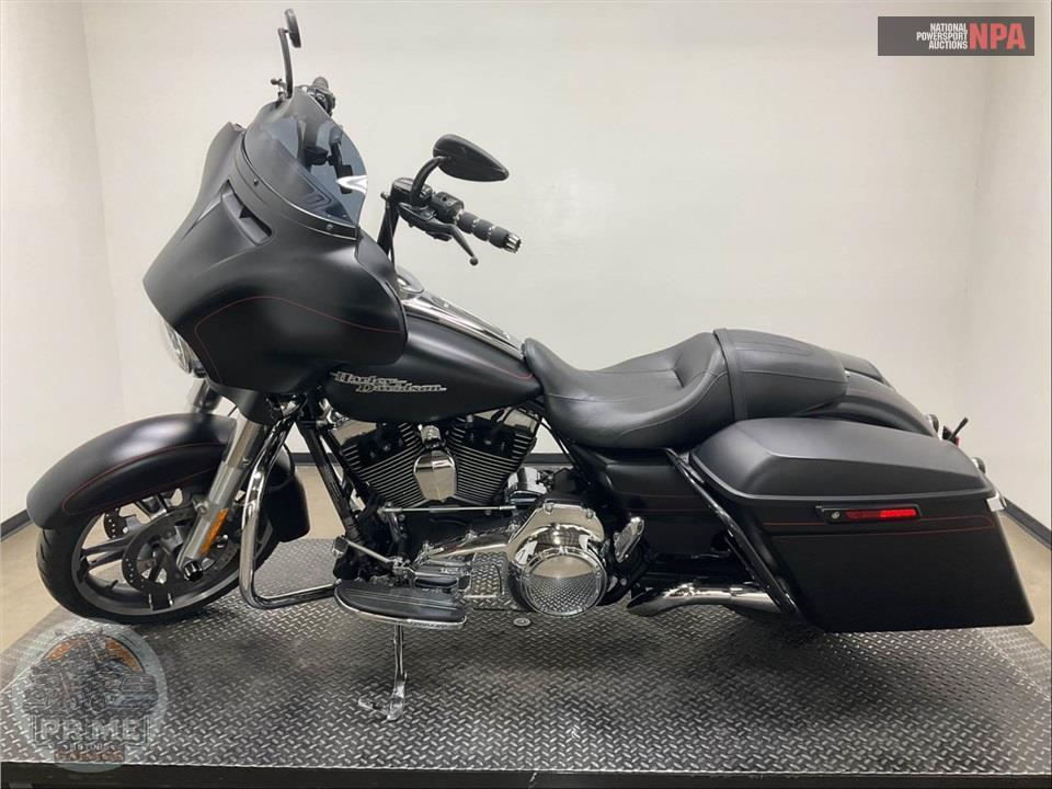 2016 Harley-Davidson FLHXS STREET GLIDE SPECIAL — фото 3