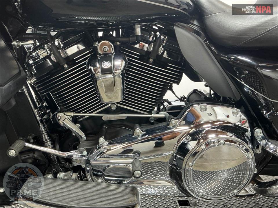 2017 Harley-Davidson FLHTK ULTRA LIMITED — фото 7