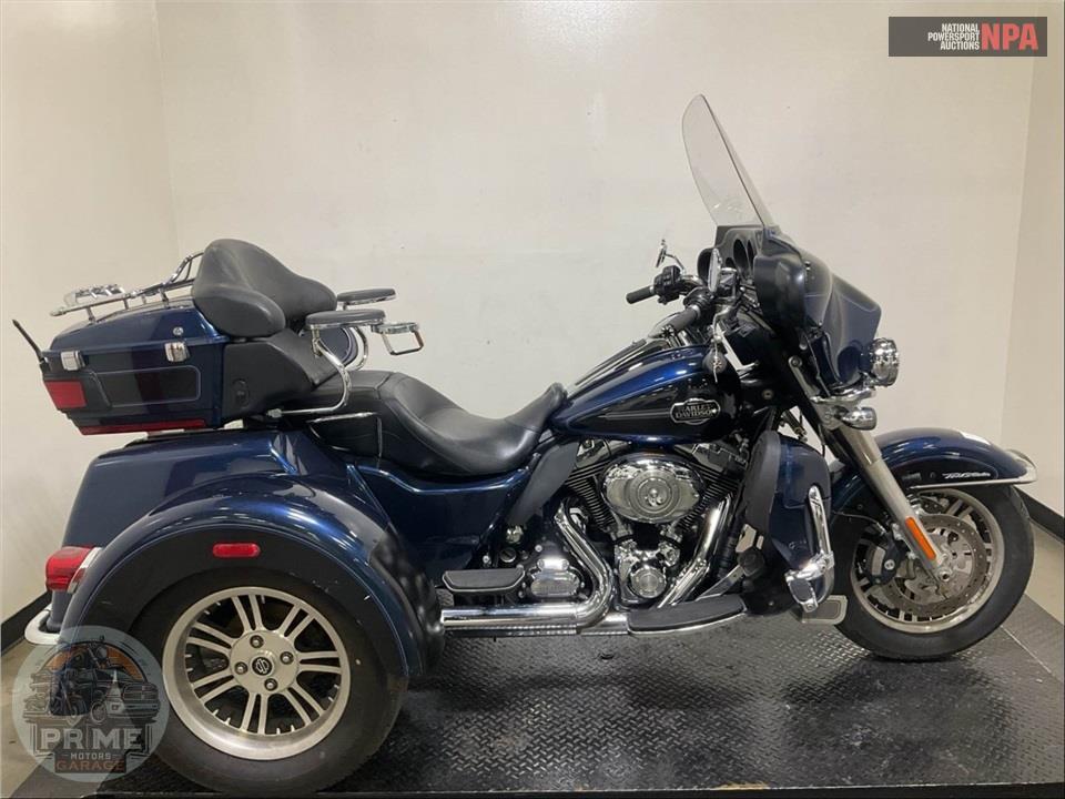 2013 Harley-Davidson FLHTCUTG TRIGLIDE UL CLSC — фото 1