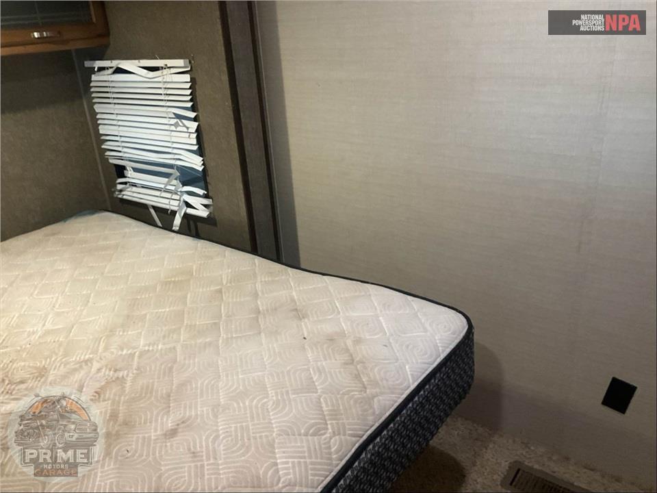 2017 Keystone Rv M-38 BH - SPRINGDALE SERIES — фото 12