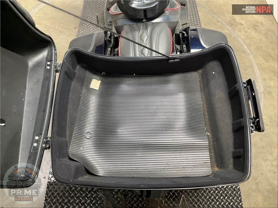 2022 Harley-Davidson FLTRXSE CVO ROAD GLIDE — фото 30