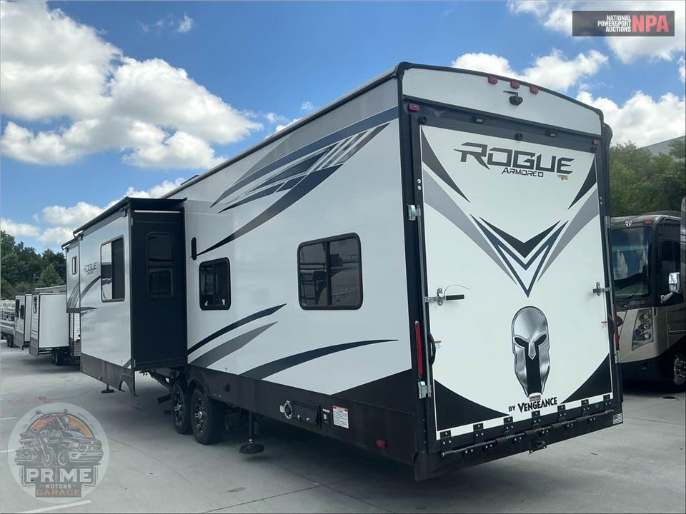 2022 Vengeance By Forest River M-4007G2 - ROGUE ARMORED TOY HAULER TOY HAULER SERIES — фото 3