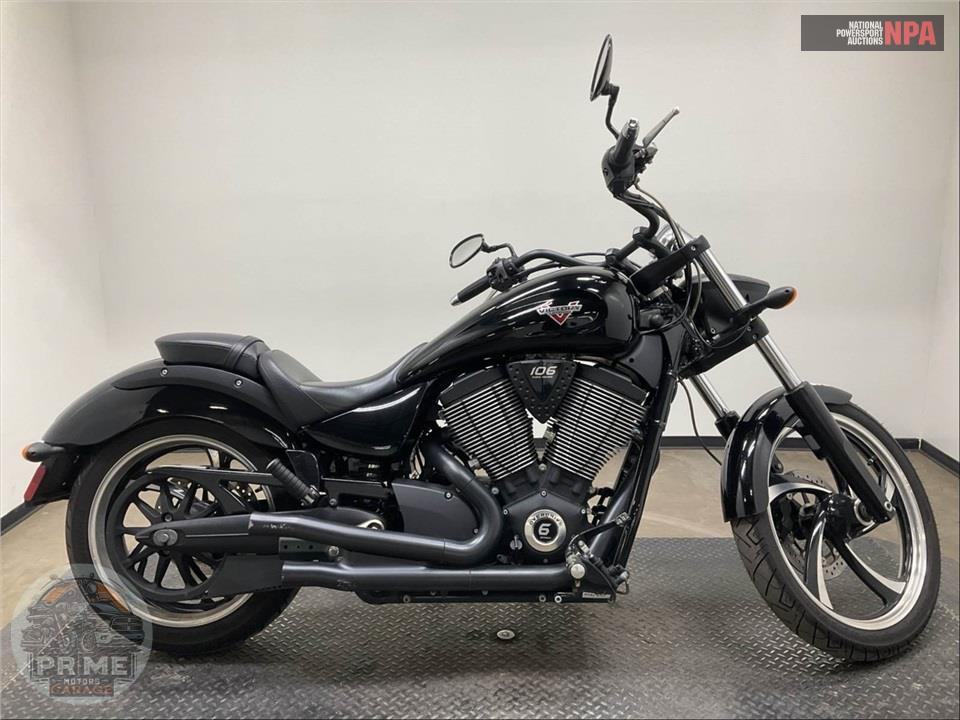 2015 Victory Motorcycles 8-BALL VEGAS — фото 1