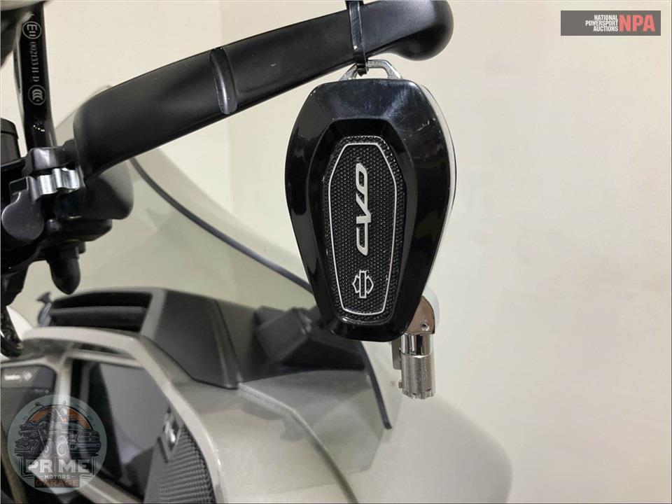 2023 Harley-Davidson FLTRXSE CVO ROAD GLIDE — фото 10