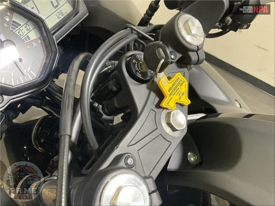 2018 Yamaha YZF - R3 — фото 11