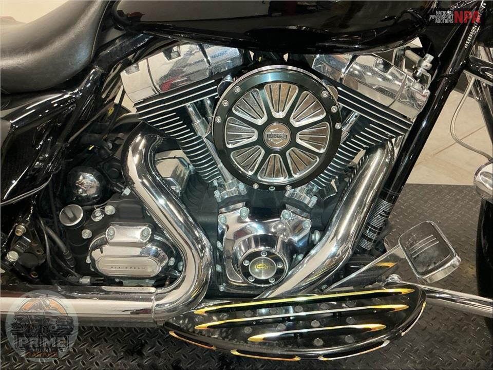 2013 Harley-Davidson FLHX STREET GLIDE — фото 6