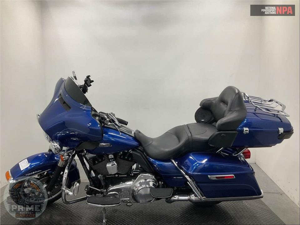 2016 Harley-Davidson FLHTCU ULTRA CLASSIC ELECTRA GLIDE — фото 3