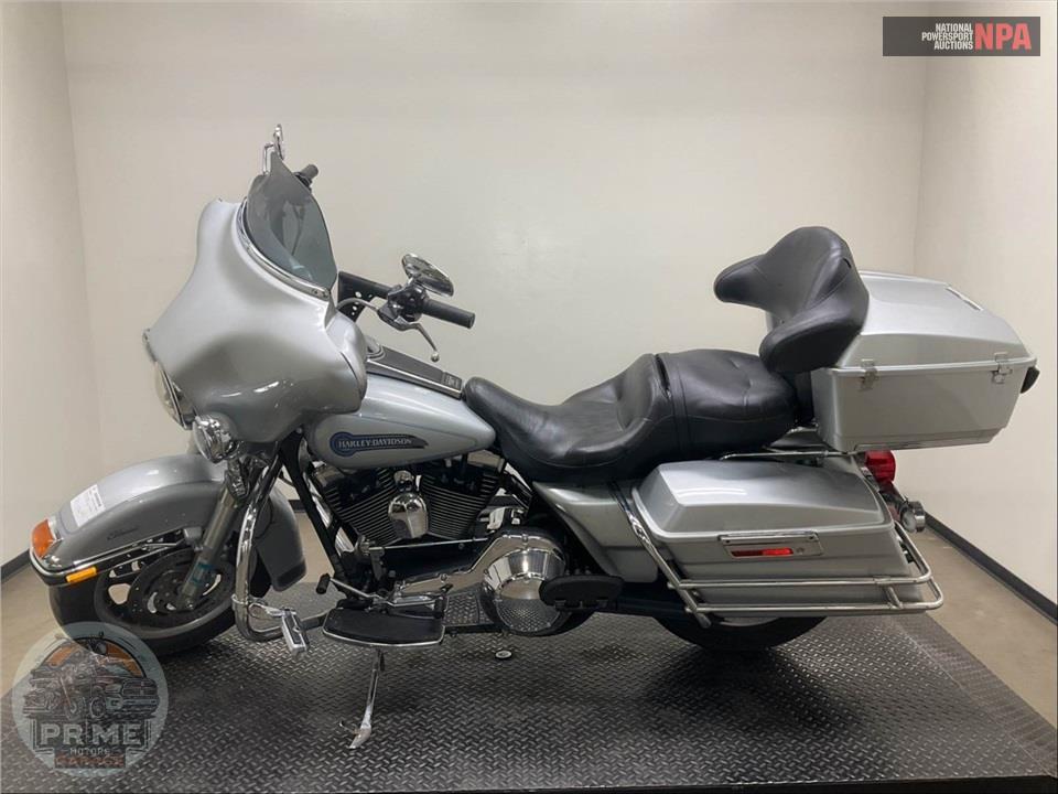 2006 Harley-Davidson FLHTCI ELECTRA GLIDE CLASSIC — фото 3