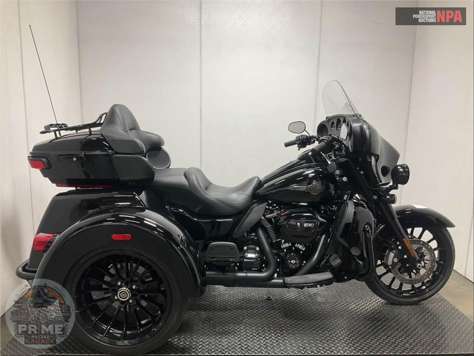 2025 Harley-Davidson FLHTCUTG TRI GLIDE ULTRA CLASSIC — фото 1
