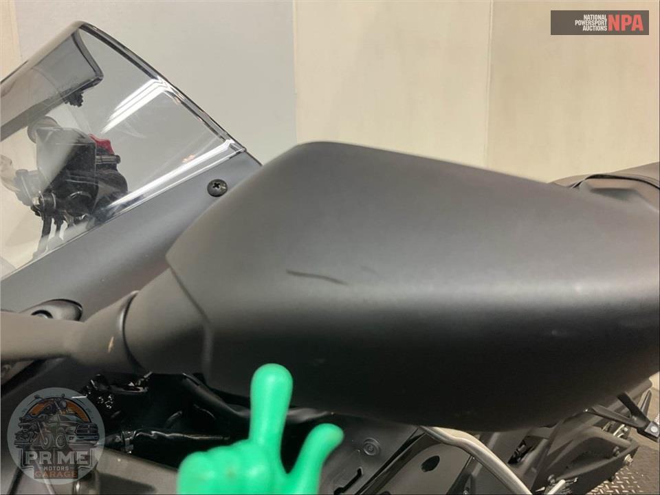 2025 Yamaha YZF-R3 — фото 21