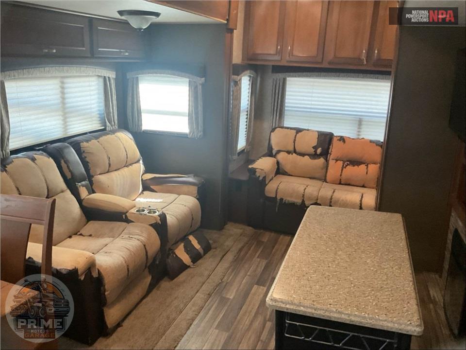 2017 Highland Ridge Rv M-348RLS - ROAMER FIFTH WHEEL SERIES — фото 9