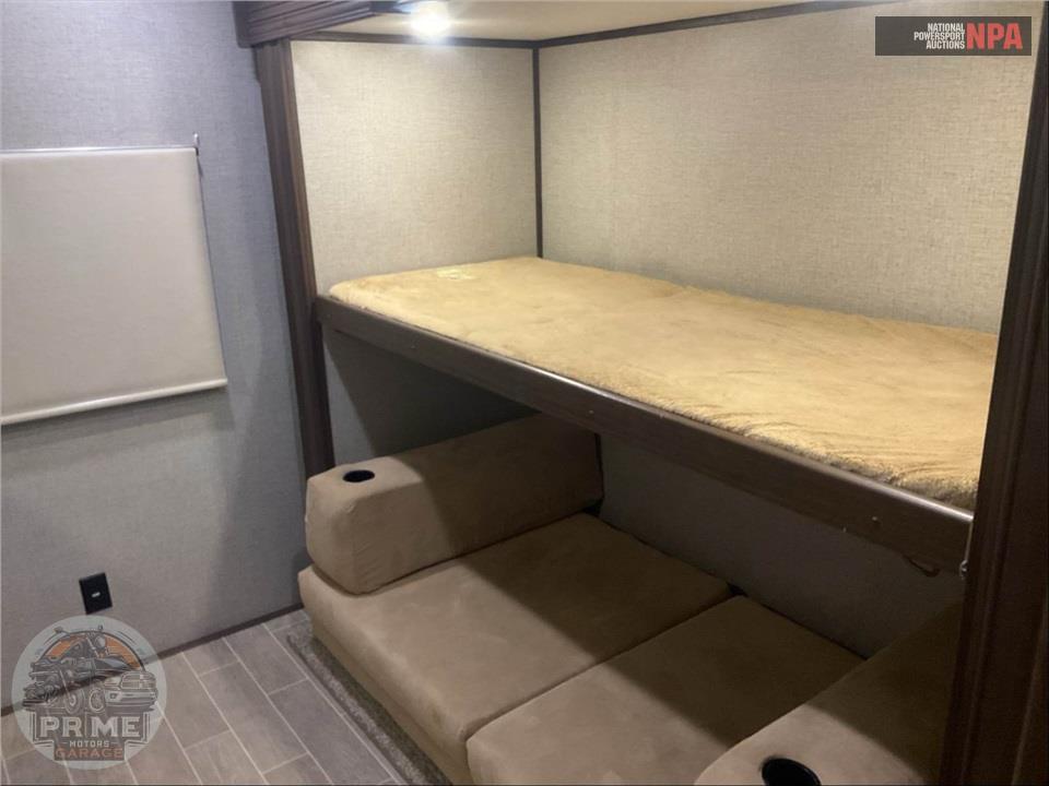 2020 Keystone Rv M-332 BH - LAREDO SERIES — фото 13