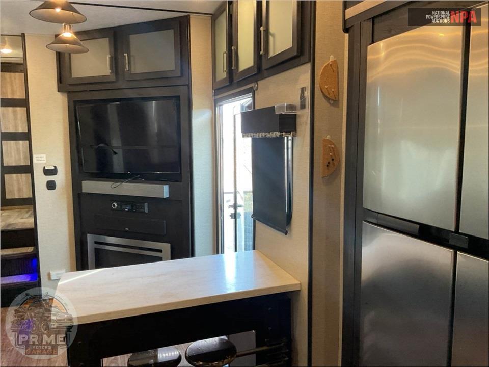 2019 Keystone Rv M-424 - FUZION TOY HAULER TOY HAULER SERIES — фото 6