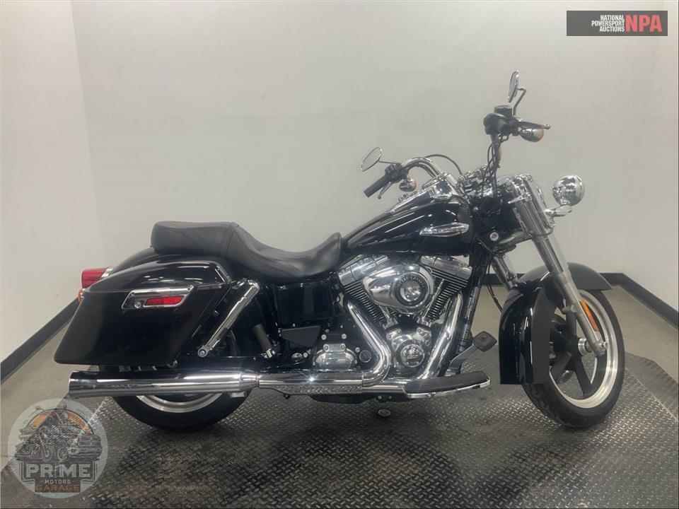 2015 Harley-Davidson FLD-103 DYNA SWITCHBACK — фото 1