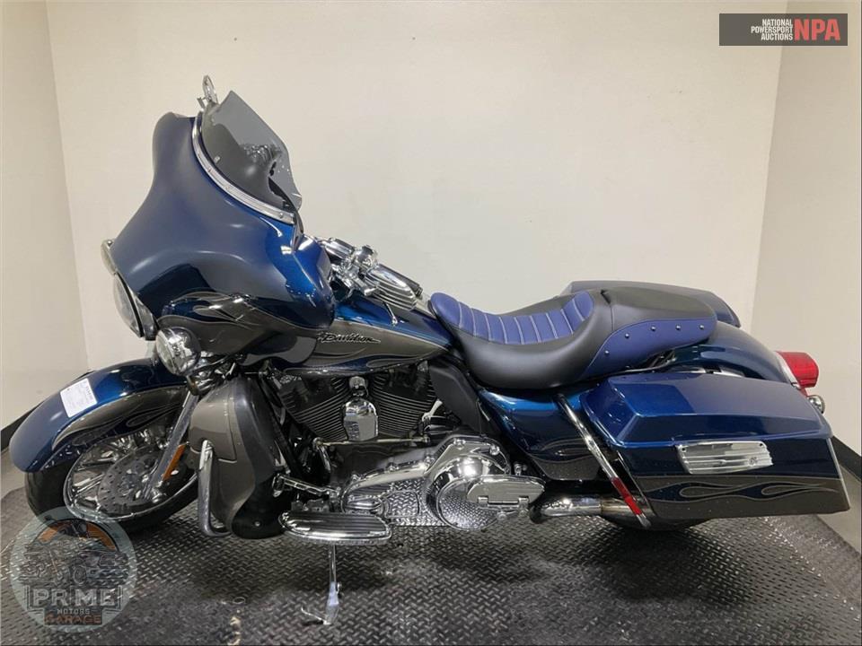 2010 Harley-Davidson FLHTCUSE5 — фото 3