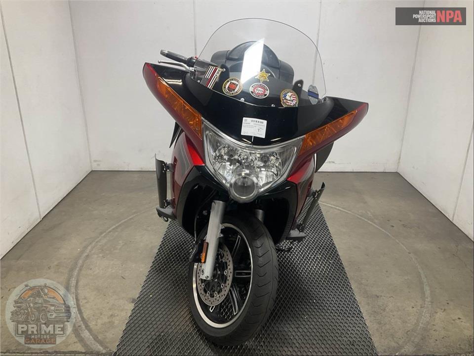 2013 Victory Motorcycles VISION TOUR RED BLACK — фото 2