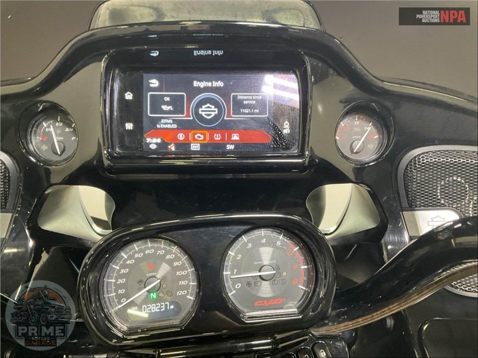 2021 Harley-Davidson FLTRXSE CVO ROAD GLIDE — фото 5