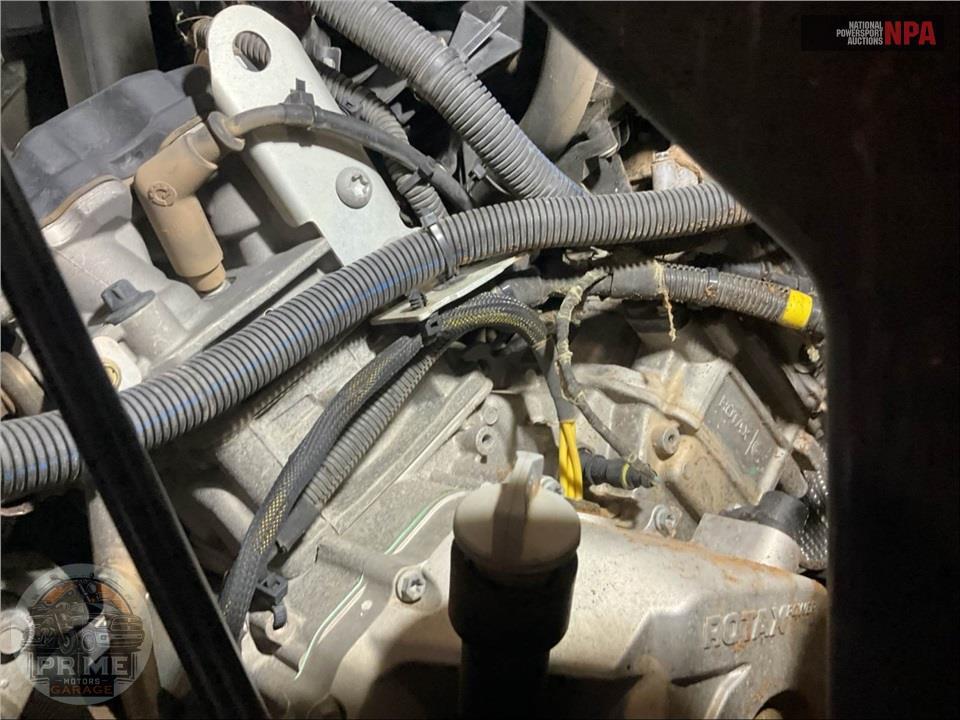 2025 Can-Am COMMANDER MAX XT-P 1000R — фото 12