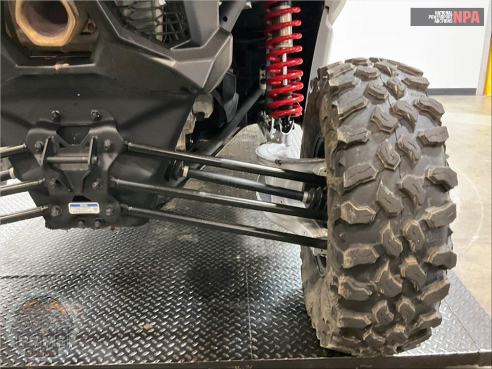 2025 Can-Am MAVERICK X3 MAX DS TURBO (RED & SILVER) — фото 25