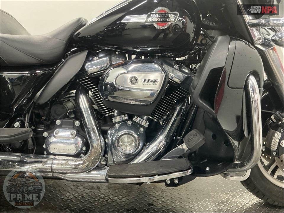 2024 Harley-Davidson FLHTCUTG TRI GLIDE ULTRA CLASSIC — фото 6