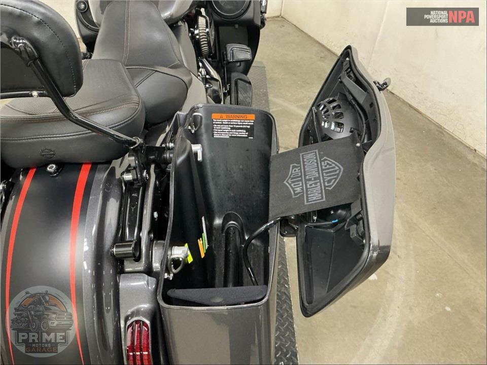 2018 Harley-Davidson FLHXSE CVO STREET GLIDE — фото 23