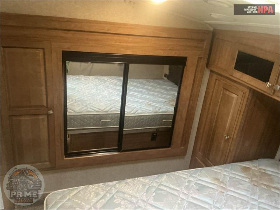 2017 Rockwood By Forest River M-8288WSA - SIGNATURE ULTRA LITE FIFTH WHEEL SERIES — фото 13
