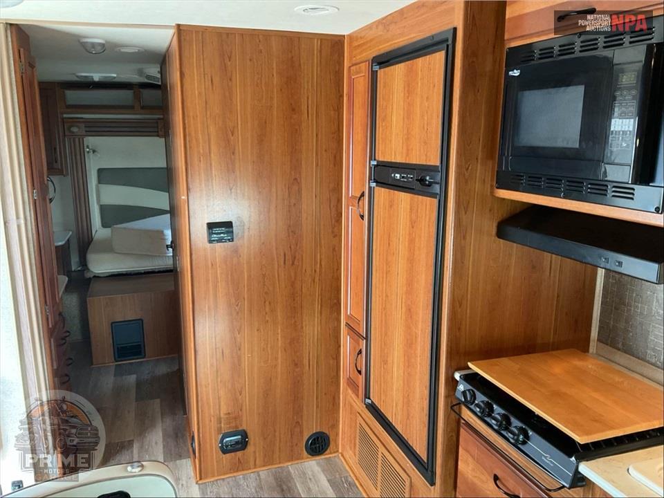2016 Sunseeker By Forest River M-3050S FORD E450 6.8 LITER — фото 9