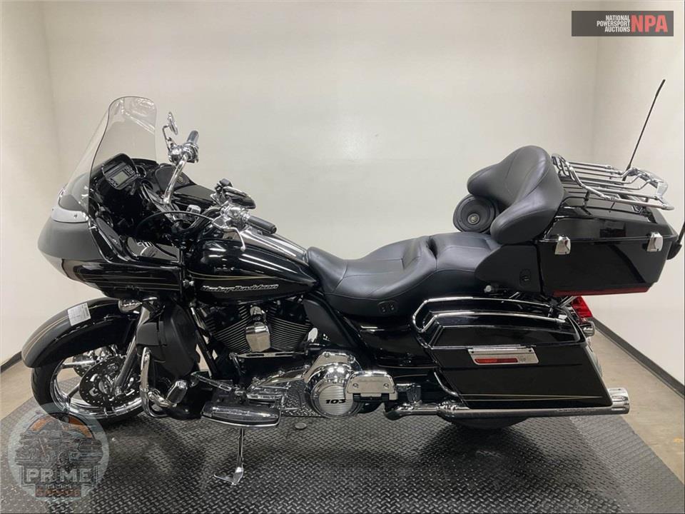 2011 Harley-Davidson FLTRU ROAD GLIDE ULTRA — фото 3