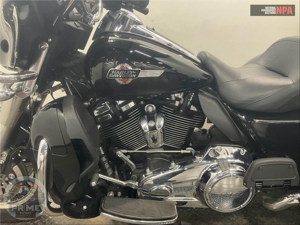 2023 Harley-Davidson FLHTCUTG TRI GLIDE ULTRA CLASSIC — фото 7