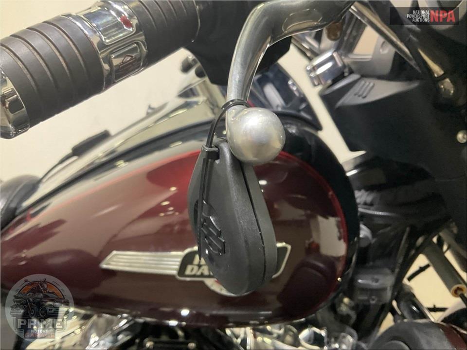 2022 Harley-Davidson FLHTCUTG TRI GLIDE ULTRA CLASSIC — фото 10