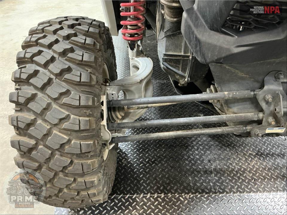 2024 Can-Am MAVERICK X3 MAX DS TURBO (RED AND SILVER) — фото 24