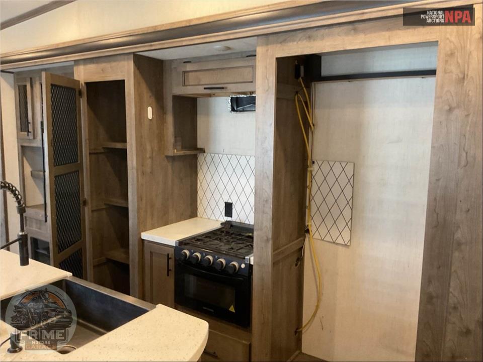 2021 Sabre By Forest River M-36BHQ - FIFTH WHEEL SERIES — фото 6