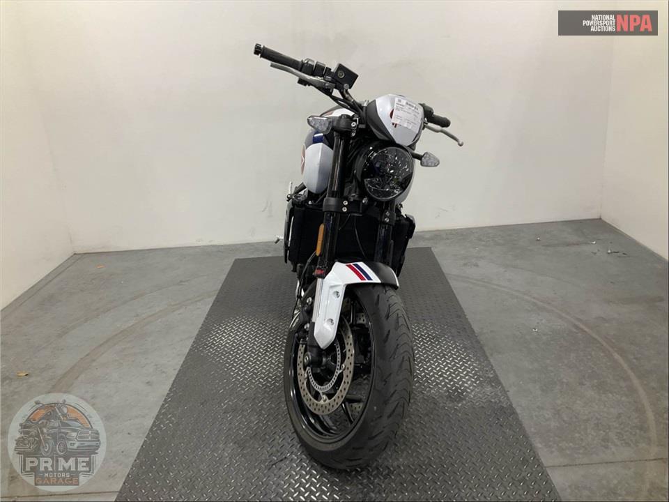2025 Triumph TRIDENT 660 TRIPLE TRIBUTE EDITION — фото 2