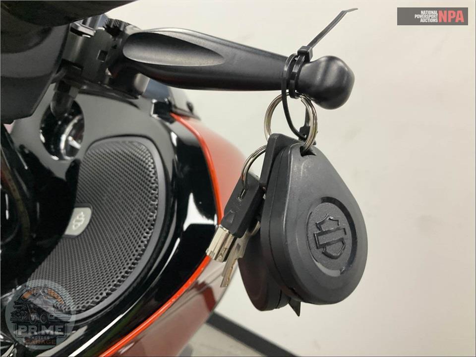 2019 Harley-Davidson FLTRXS ROAD GLIDE SPECIAL — фото 14