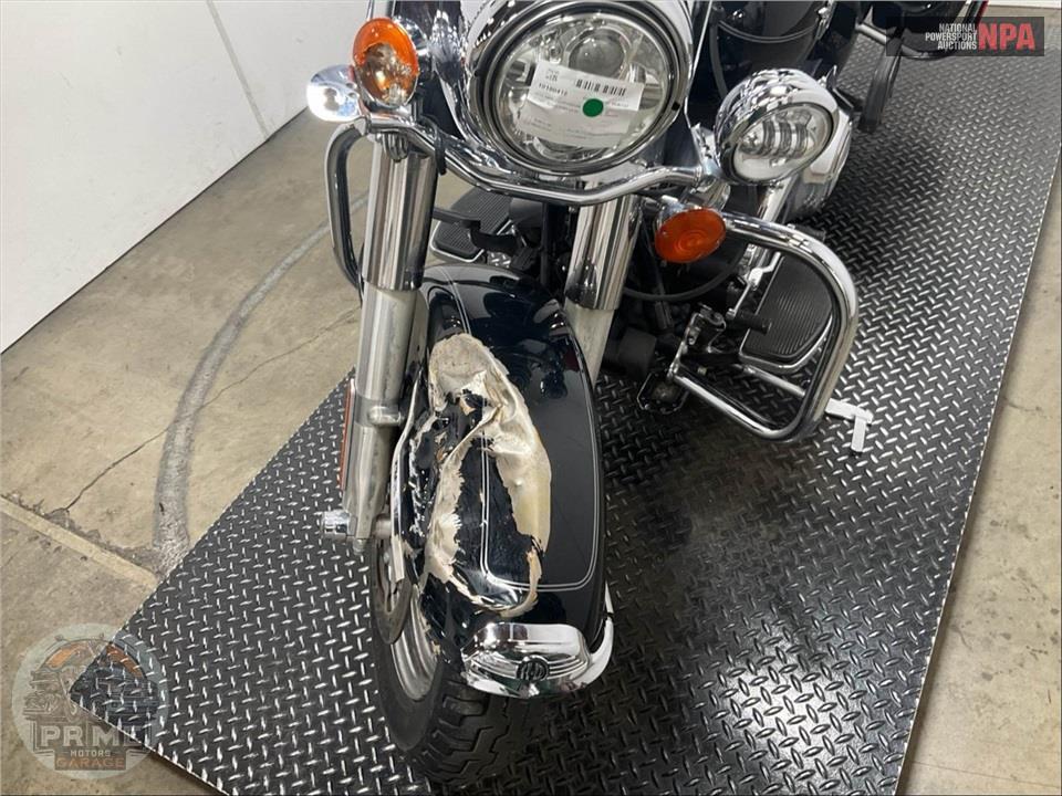 2012 Harley-Davidson FLHRC ROAD KING CLSC — фото 35