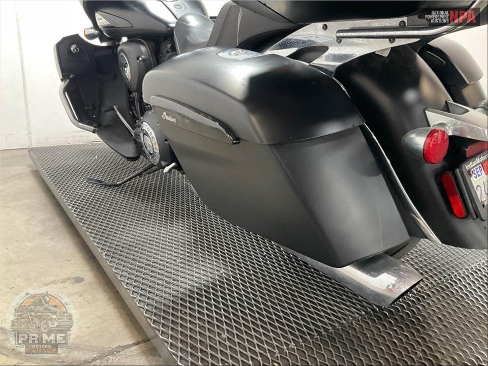 2020 Indian Motorcycle ROADMASTER DARK HORSE (SMOKE) — фото 21