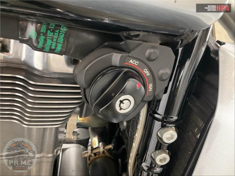 2011 Harley-Davidson VRSCF MUSCLE V-ROD — фото 13