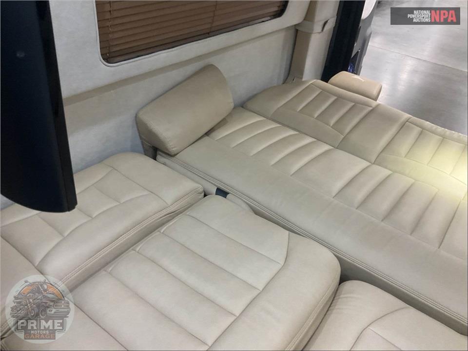 2018 Airstream EXT LOUNGE TOMMY BAHAMA - INTERSTATE SERIES — фото 20
