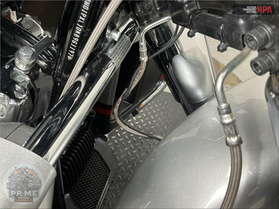 2019 Harley-Davidson FLHXSE CVO STREET GLIDE — фото 13