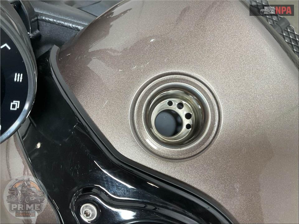 2025 Indian Motorcycle SCOUT BOBBER LIMITED WITH TECHNOLOGY PACKAGE (COLOR METALLIC) — фото 14