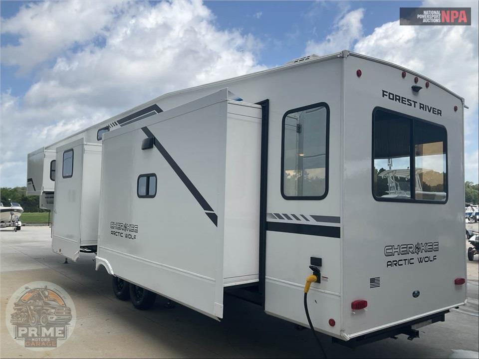 2026 Cherokee By Forest River M-3650SUITE Arctic Wolf Fifth Wheel Series — фото 3