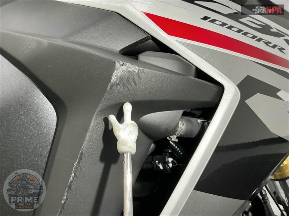 2025 Honda CBR1000RR — фото 16