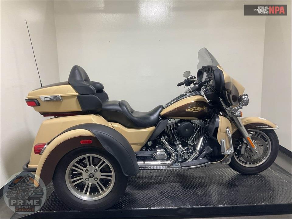 2014 Harley-Davidson FLHTCUTG TRIGLIDE ULTRA CLASSIC — фото 1