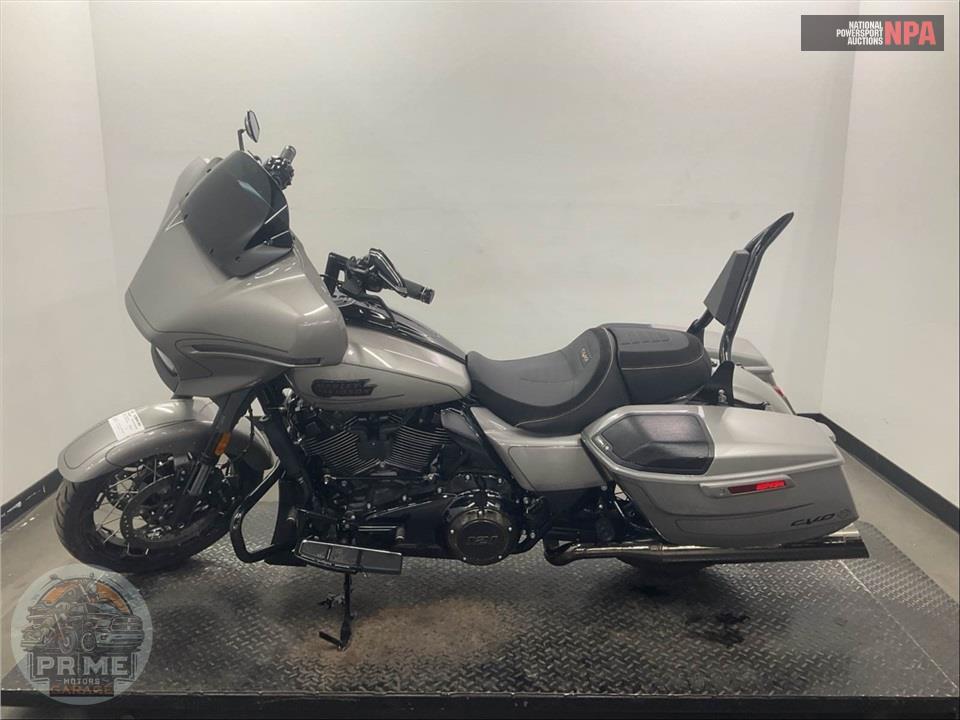 2023 Harley-Davidson FLHXSE CVO STREET GLIDE — фото 3