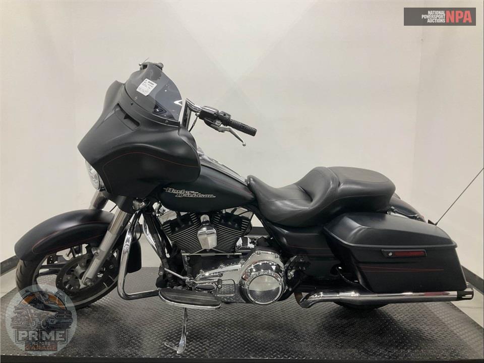 2016 Harley-Davidson FLHXS STREET GLIDE SPECIAL — фото 3