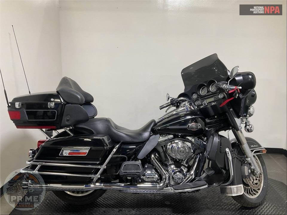 2010 Harley-Davidson FLHTCU ULTRA CLASSIC ELECTRA GLIDE — фото 1