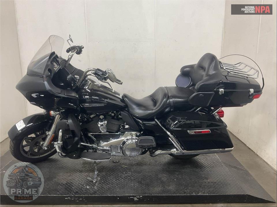 2018 Harley-Davidson FLTRU ROAD GLIDE ULTRA — фото 3
